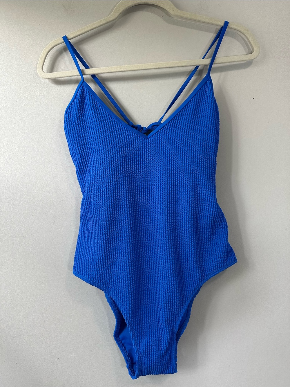 No Boundaries Crinkle One Piece Swimsuit Blue Tie Adjustable Size M NWT Beach